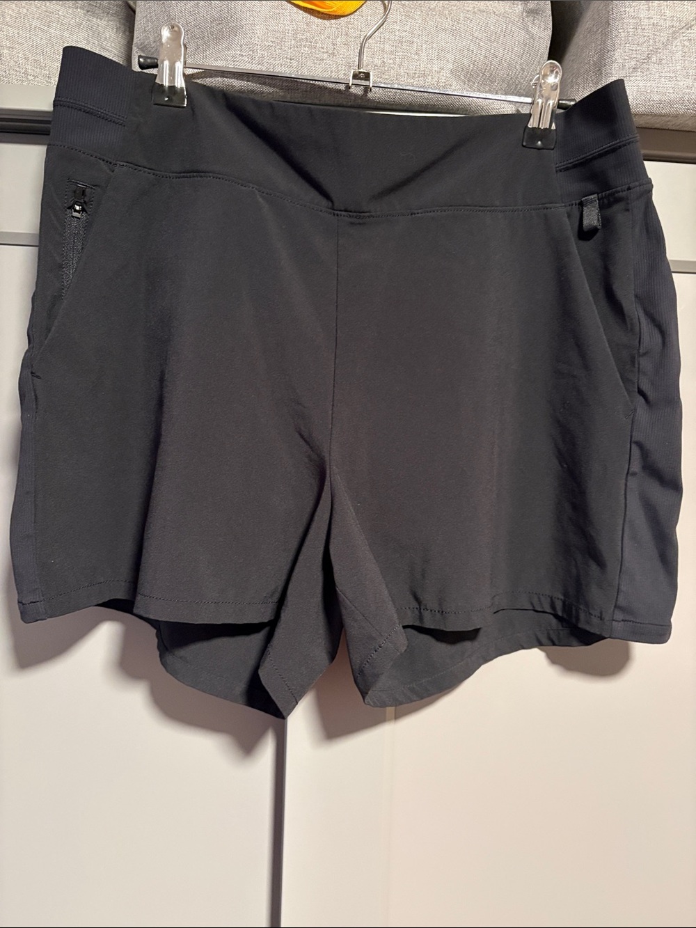 Athleta Women's Black Athletic Shorts - Lightweight Performance